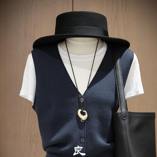 【不退不换】良木礼美丽诺羊毛马甲（Q2584130F） 商品图3