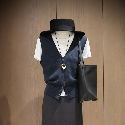 【不退不换】良木礼美丽诺羊毛马甲（Q2584130F） 商品图0