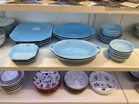 日本进口有田烧华山日式陶瓷青瓷浮雕菊花餐具鱼盘长盘圆盘米饭碗有田烧华山窑青瓷系列散件