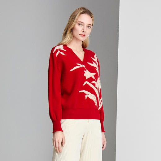 EITIE爱特爱V 领套头长袖撞色花朵提花图案羊毛针织衫8401109 商品图3