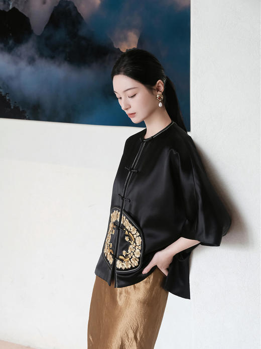 东方境X郭培| 玫瑰刺绣新中式棉袄-黑色 商品图5