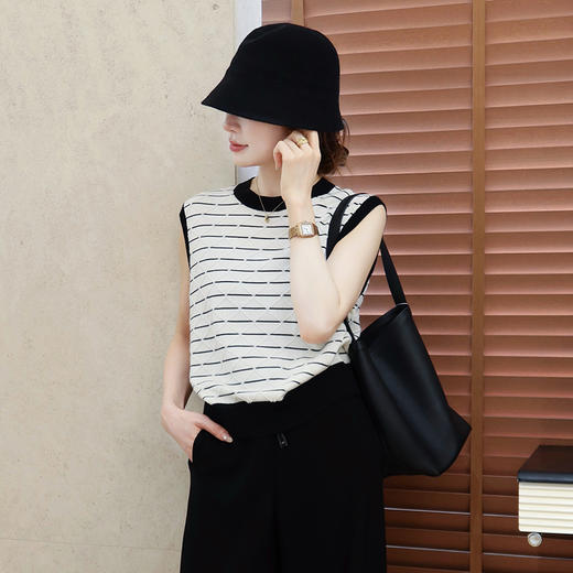 【预售7天】良木礼羊毛背心（Q2584197） 商品图0