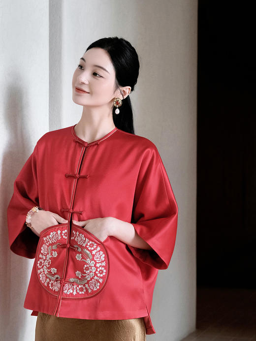 东方境X郭培| 玫瑰刺绣新中式棉袄-红色 商品图1