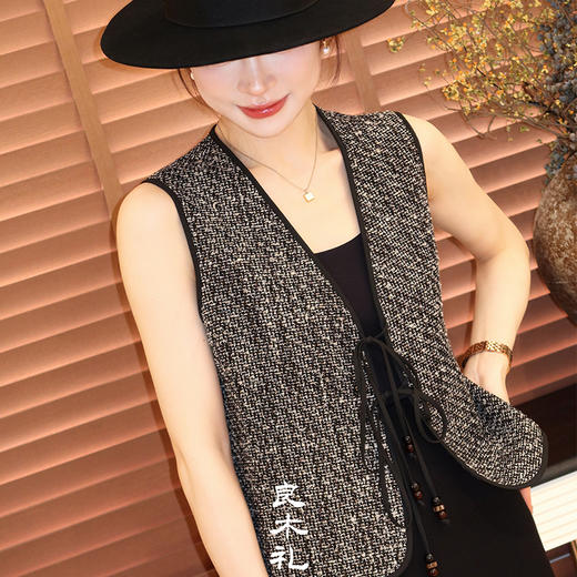 【预售7天】良木礼羊毛马甲（Q258264） 商品图0