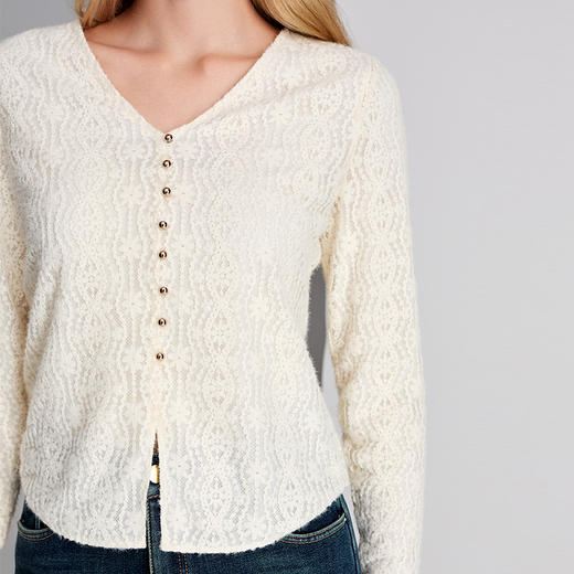 EITIE爱特爱V 领收腰蕾丝喇叭袖口设计别致灵动小上衣8413103 商品图5