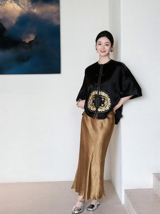 东方境X郭培| 玫瑰刺绣新中式棉袄-黑色 商品图6