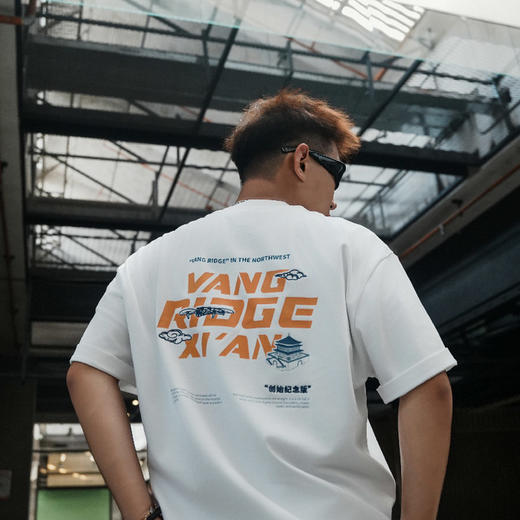 VANQ RIDGE万重创始纪念款T恤黄沙色/白色 商品图1