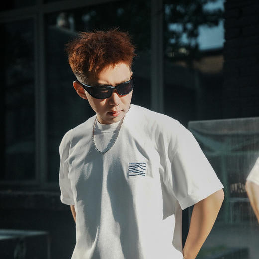 VANQ RIDGE万重创始纪念款T恤黄沙色/白色 商品图5