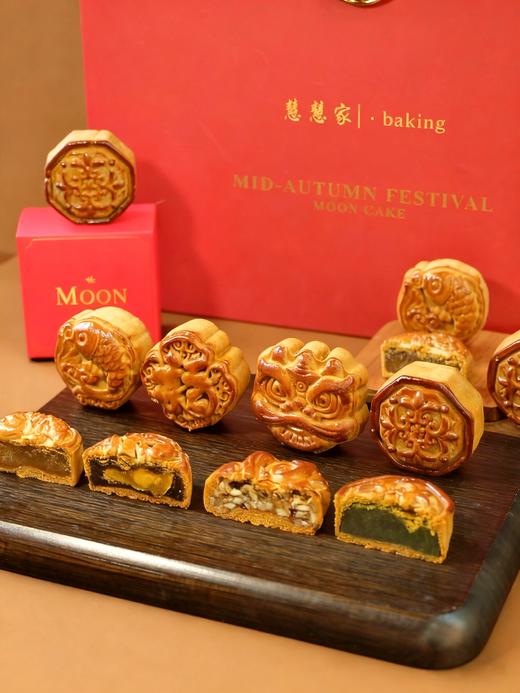 玉兔望月礼盒（广月饼8个装原价148特价118一盒，买20盒送一盒，仅限9月20号~10月6号下午3点到店自提，周一不可提货） 商品图2