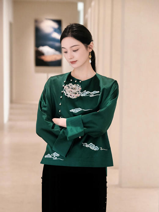 下架|东方境X郭培| 团龙祥云真丝刺绣新中式外套-绿色 商品图5