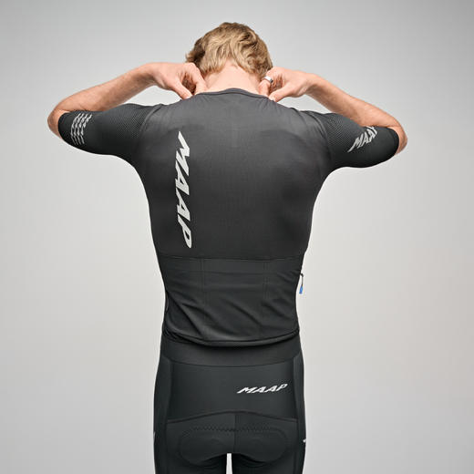 MAAP 男士 Emerge Jersey 灰标黑 短袖骑行服 商品图1
