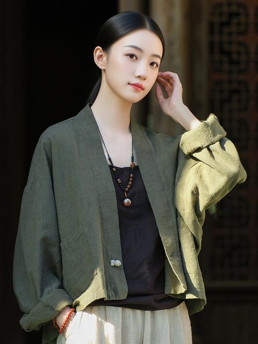 现货 臣禾	【棉麻披肩式短外套】苎麻砂洗做旧衬衫盘扣短开衫（71.5% 苎麻28.5% 棉）	JZ253011375 商品图0