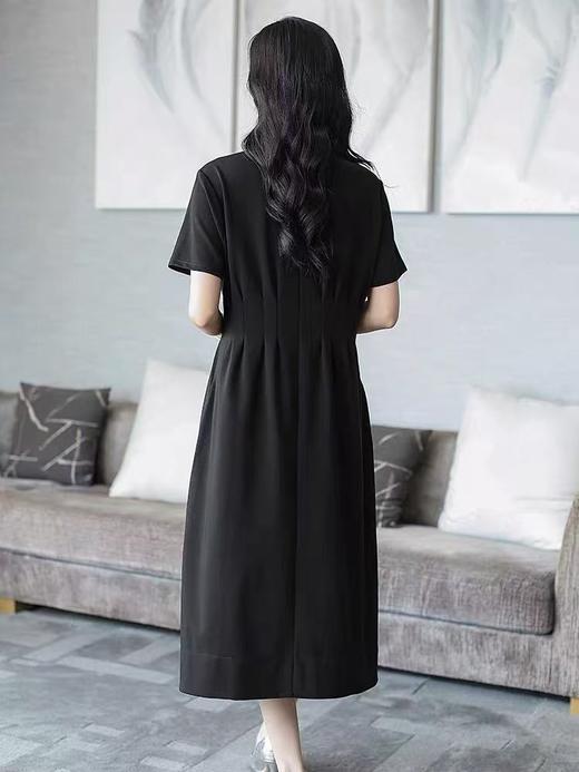 中秋大力度清仓~（不支持退）X7608 古泥/亦文压皱32%天丝小黑裙压皱气质宽边连衣裙-喜出 商品图2