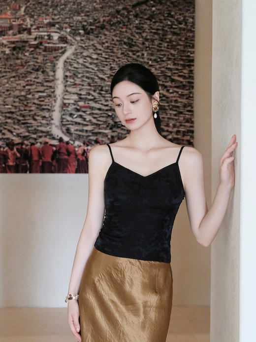 盛唐婧| 时尚细肩带修身美背-黑色 商品图2