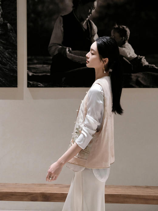 盛唐牡丹盛奢系列 | 新中式圆领百搭刺绣拼丝绒马甲 商品图7