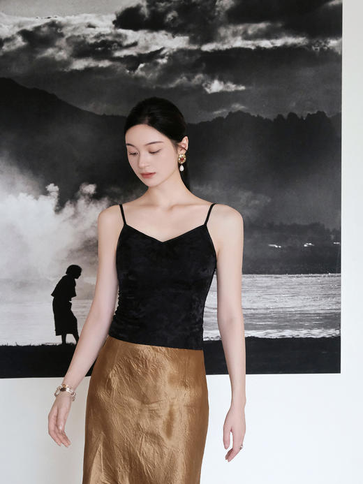 盛唐婧| 时尚细肩带修身美背-黑色 商品图3