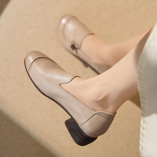 西村名物2025年秋季新款舒适软底软面百搭深口单鞋乐福鞋T25CM31251 商品图3