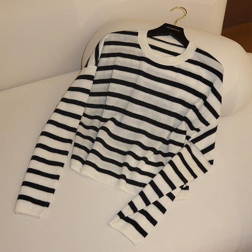 【特价不退不换】良木礼山羊绒条纹衫（Q2584260F） 商品图0