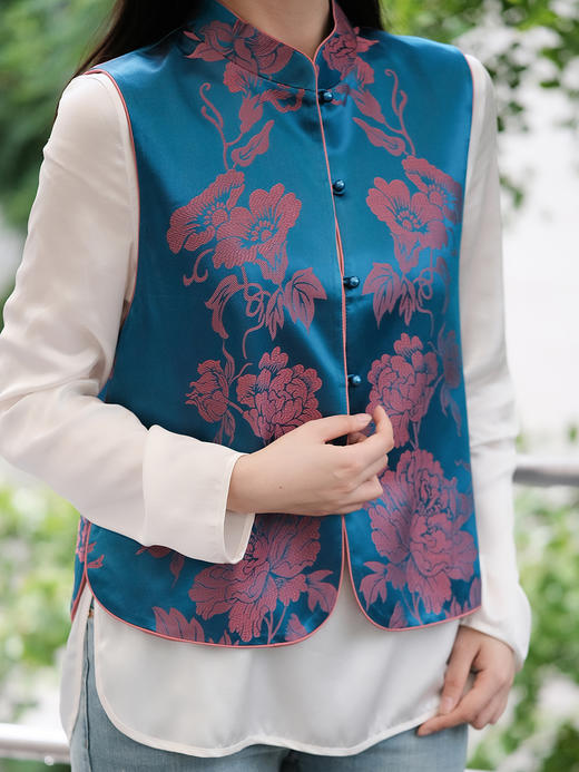 盛唐婧 | 轻奢新中式老缎提花对花对襟马甲-蓝色 商品图2