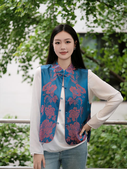盛唐婧 | 轻奢新中式老缎提花对花对襟马甲-蓝色 商品图6