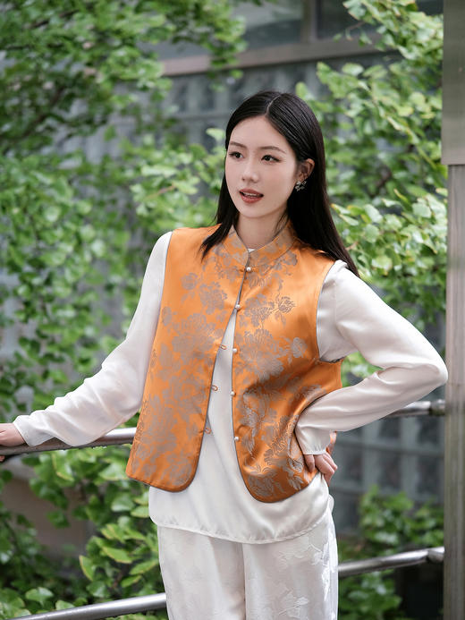 盛唐婧 | 轻奢新中式老缎提花对花对襟马甲-橙色 商品图6