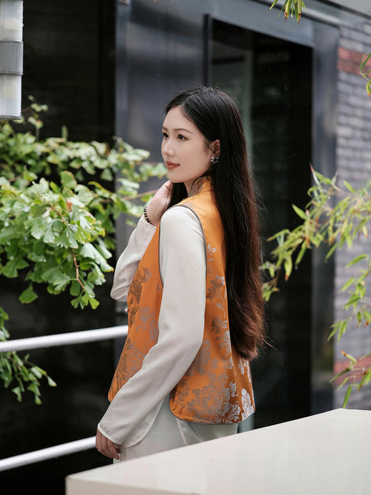 盛唐婧 | 轻奢新中式老缎提花对花对襟马甲-橙色 商品图8