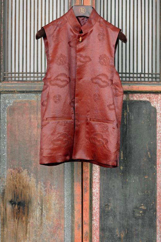 下架|盛唐牡丹 | 祥云纹红云纱男士马甲 商品图0