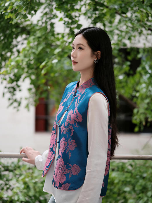 盛唐婧 | 轻奢新中式老缎提花对花对襟马甲-蓝色 商品图7