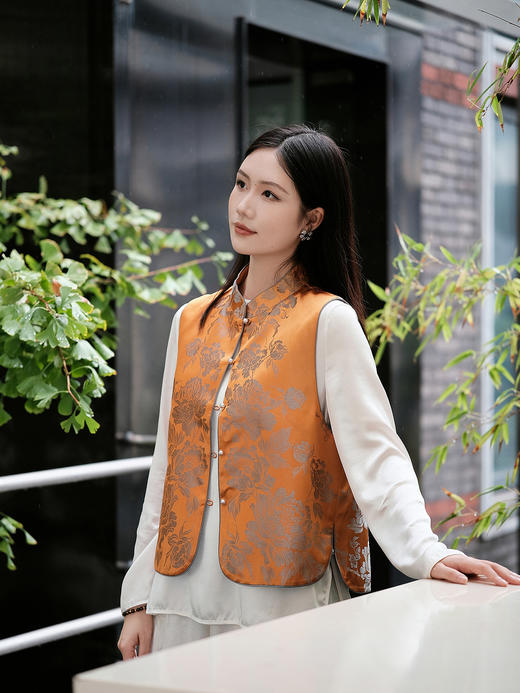 盛唐婧 | 轻奢新中式老缎提花对花对襟马甲-橙色 商品图7