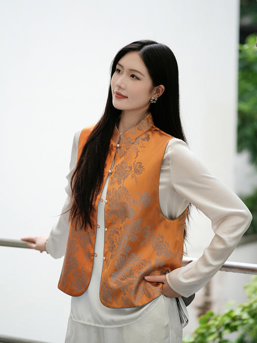 盛唐婧 | 轻奢新中式老缎提花对花对襟马甲-橙色 商品图1
