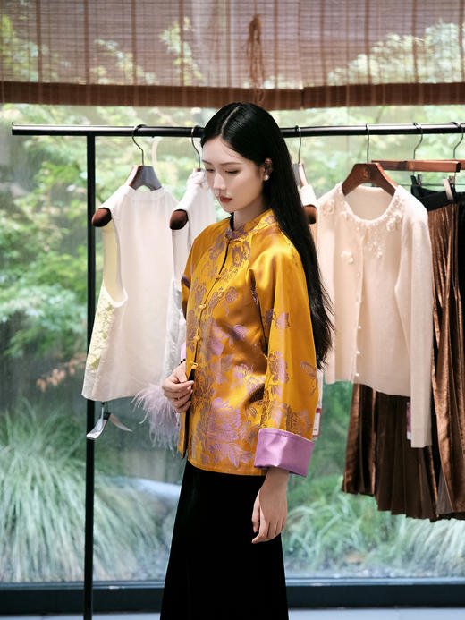 盛唐婧 | 轻奢新中式老缎提花对花对襟外套 商品图11
