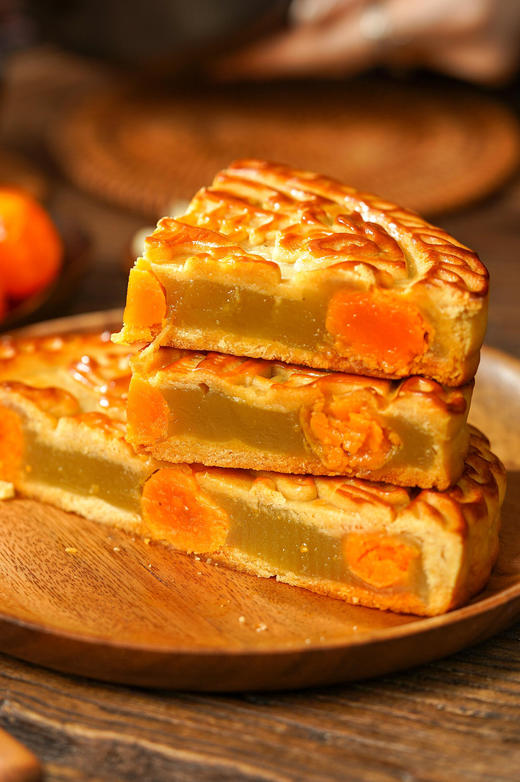 【充值兑换】八龙珠莲蓉蛋黄·大月饼（轻奢·纸盒） 商品图2