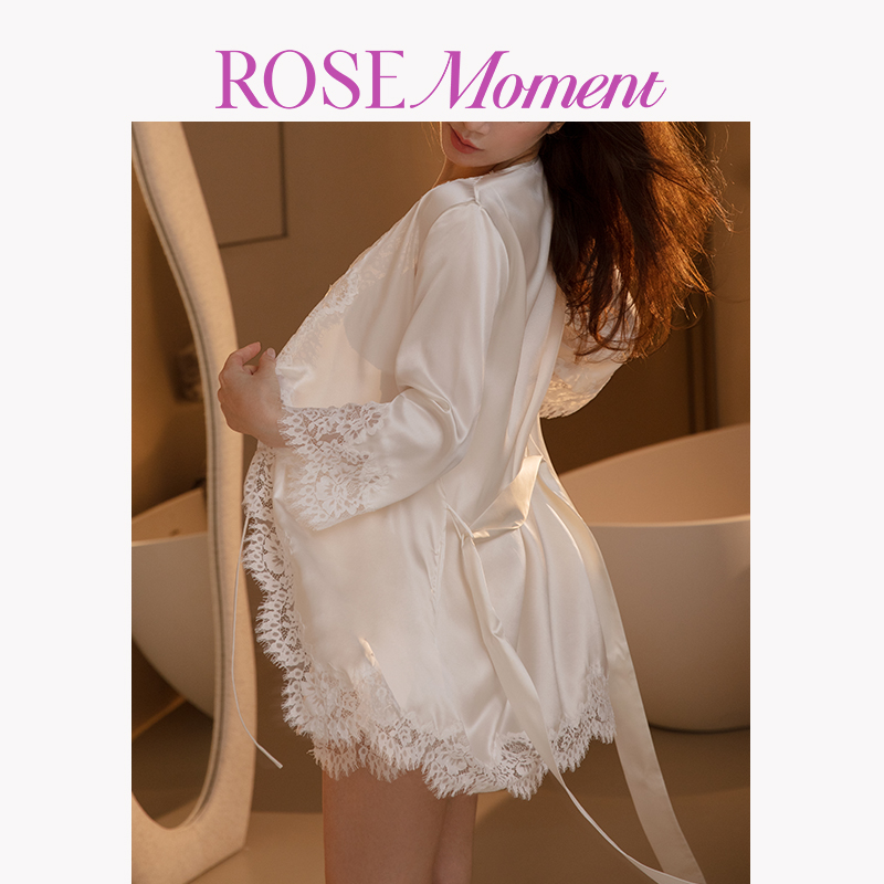 浪漫蕾丝丝滑轻盈真丝中袍 P250302