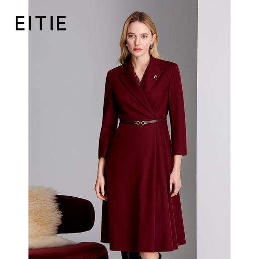 EITIE爱特爱时尚精致品牌镶钻logo胸针点缀搭配皮质腰带A摆优雅高级感连衣裙8407115 商品图0