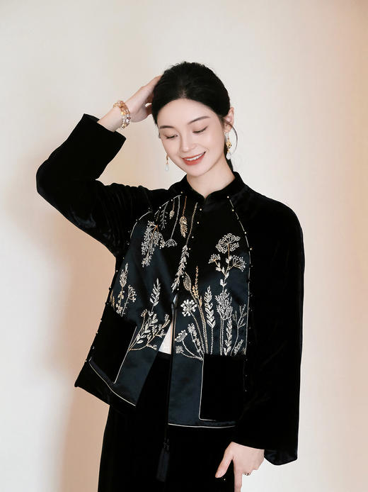 盛唐婧| 重磅醋酸拼丝绒轻奢刺绣外套 商品图1