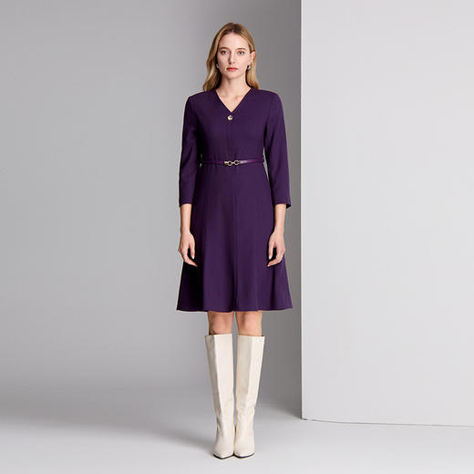 EITIE爱特爱V字领口设计金属扣细节皮带收腰显瘦连衣裙8407125 商品图3