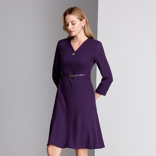 EITIE爱特爱V字领口设计金属扣细节皮带收腰显瘦连衣裙8407125 商品图1