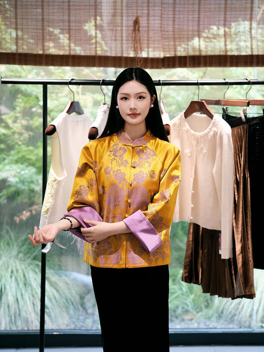 盛唐婧 | 轻奢新中式老缎提花对花对襟外套 商品图6