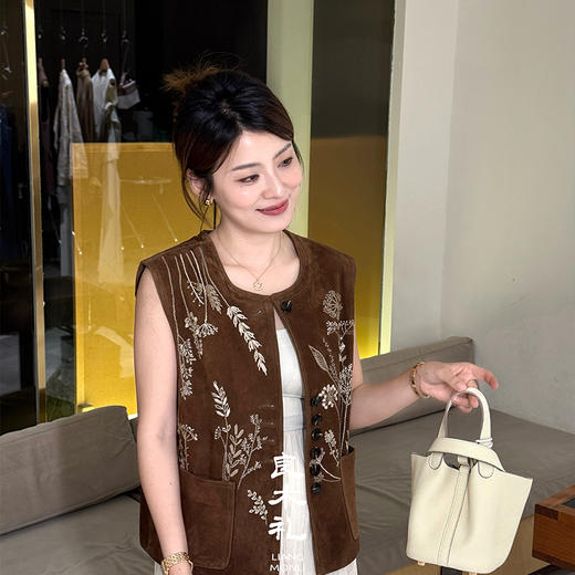 【预售7天】良木礼山羊皮刺绣马甲（Q2591613） 商品图4