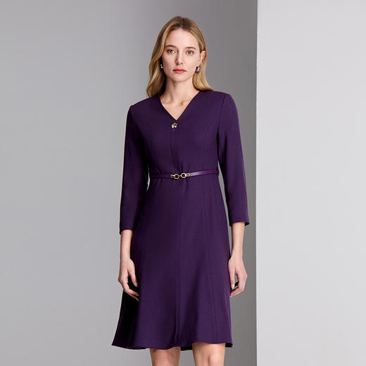 EITIE爱特爱V字领口设计金属扣细节皮带收腰显瘦连衣裙8407125 商品图2