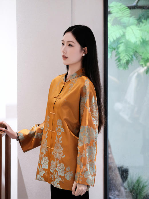 盛唐婧 | 轻奢新中式老缎提花对花对襟外套-秋橙色 商品图6