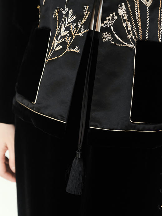 盛唐婧| 重磅醋酸拼丝绒轻奢刺绣外套 商品图5