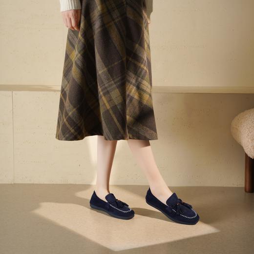 西村名物2025年秋季新款软底软面时尚流苏舒适百搭平底豆豆鞋深口单鞋T25CM31911 商品图7