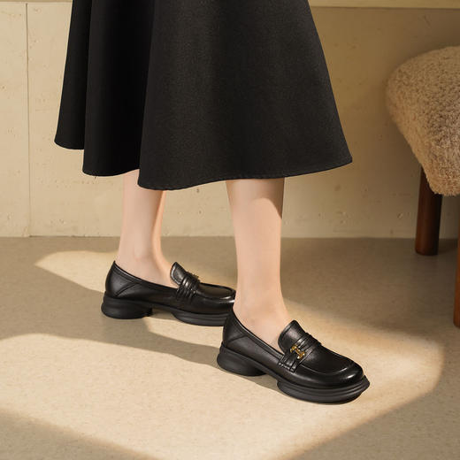 西村名物2025年秋季新款秀气掐腰粗跟百搭乐福鞋舒适深口女单T25CM31721 商品图5