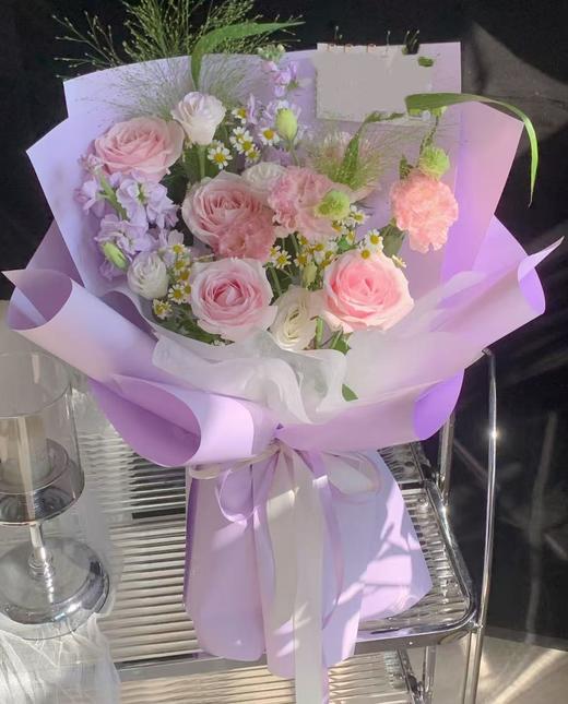 【当日达】顺丰免邮◆粉红雪山 紫罗二白 粉桔梗 洋甘菊 喷泉草  优雅高贵手捧花 商品图0