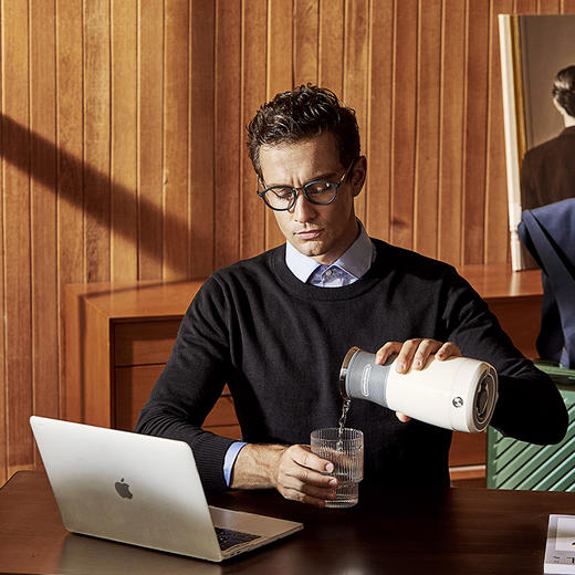 摩飞便携电水壶MR6090 商品图3