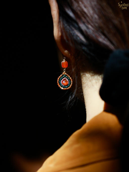 SpoiledBrat Jewelry戏剧系列 |14K注金斜长石蓝锆石耳环 商品图6