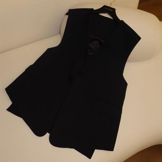 【预售7天】良木礼羊毛马甲（Q2584234） 商品图1