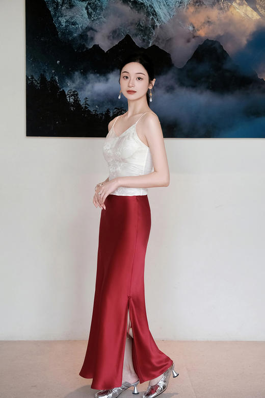 盛唐婧| 重磅三醋酸修身鱼尾半裙 商品图3