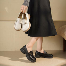 西村名物2025年秋季新款秀气掐腰粗跟百搭乐福鞋舒适深口女单T25CM31721